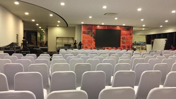 Sewa Backdrop Event Jakarta: Lebih Baik Custom atau Standard?